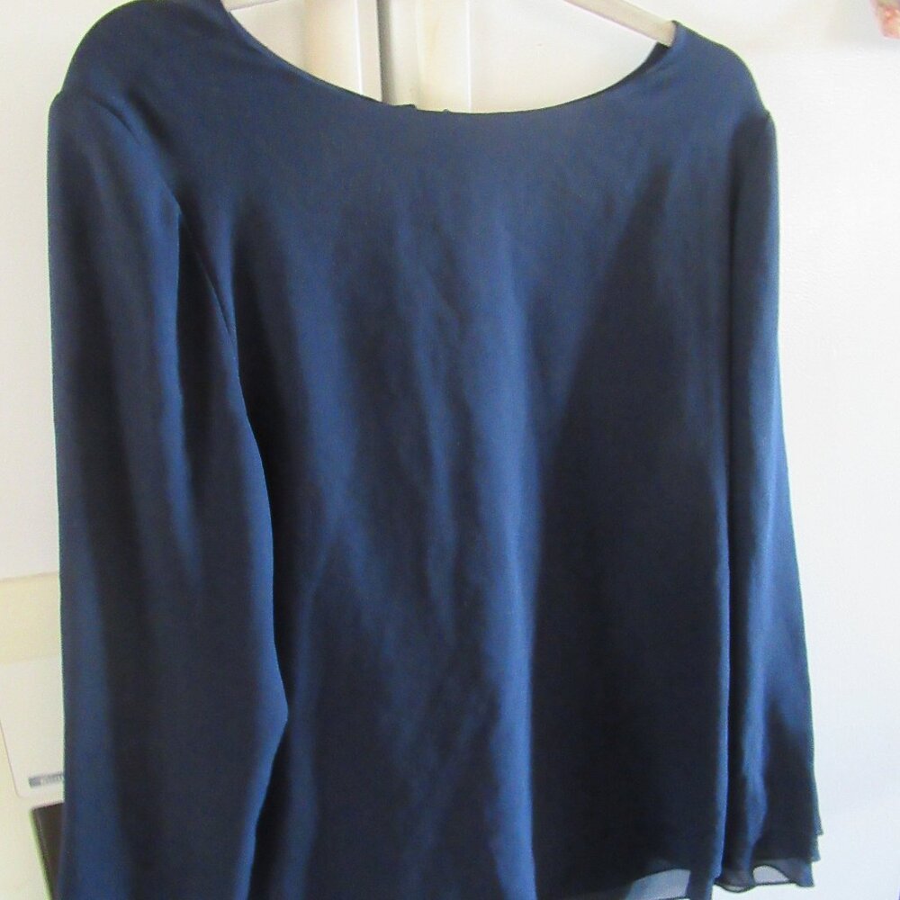 miller shor layered  Navy 100%  Silk Long Sleeve Tunic Top Size 12 m